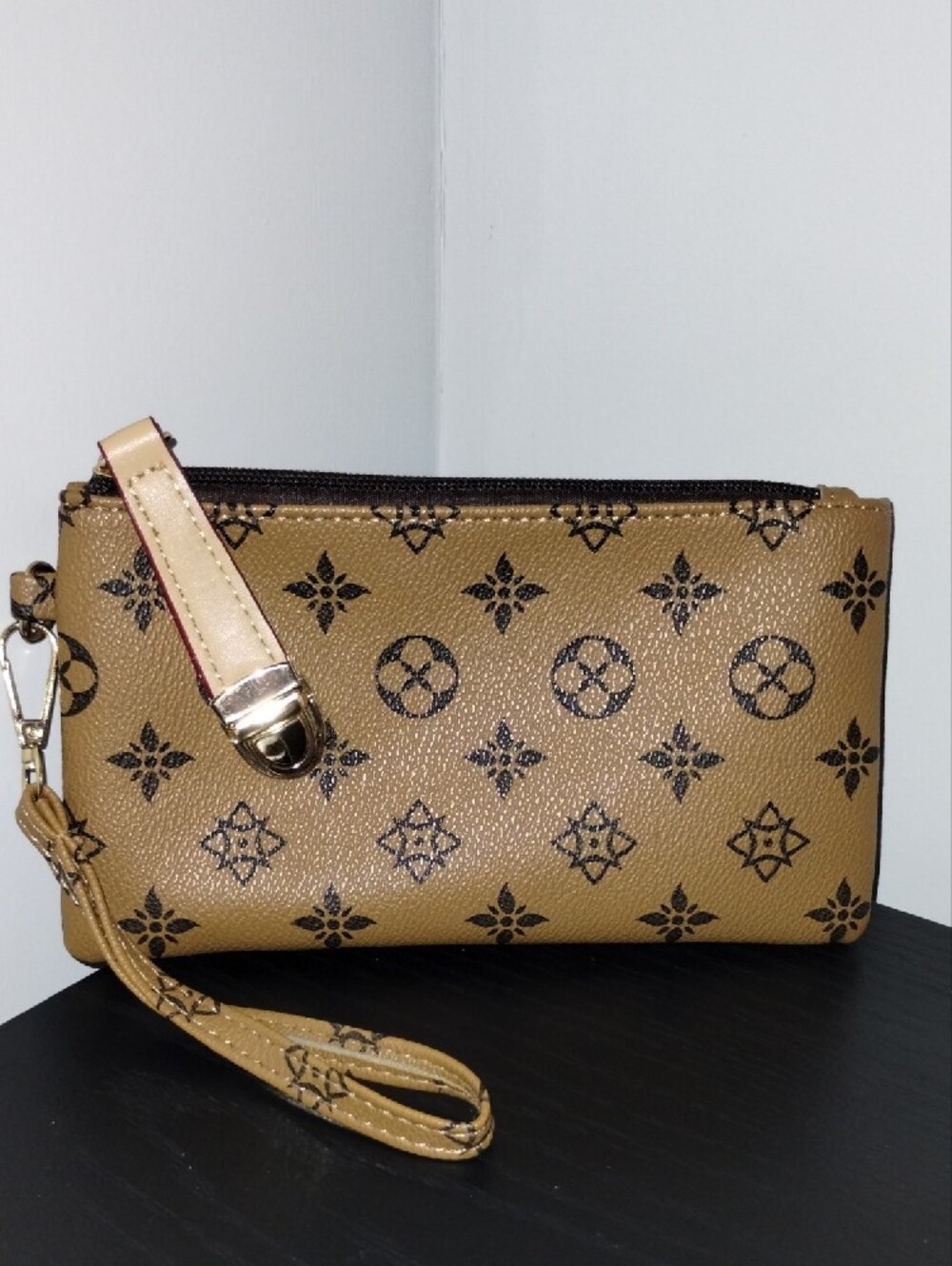 Logo-Print Shoulder/Backpack with Pouch - Picture 11 of 16